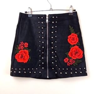 Forever 21 Black Faux Leather Studded Embroidered Floral Zipper Mini Skirt Small